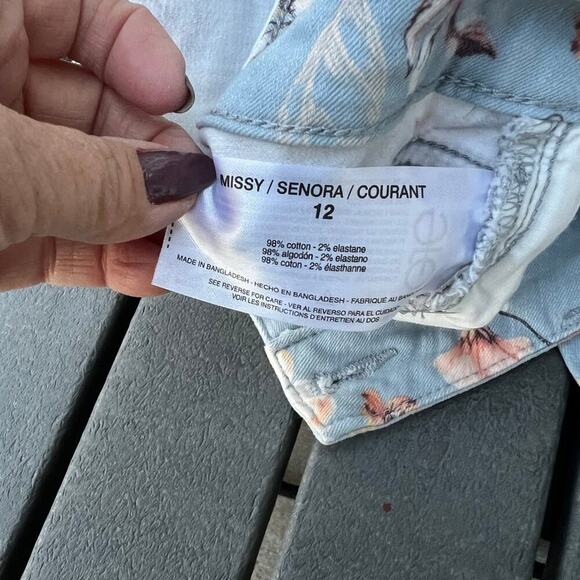 Nine West Chrystie blue floral capris, women's size 12 - Picture 5 of 8